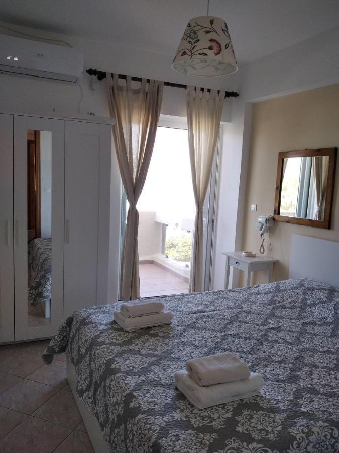 Almirikia Apartments Mourteri Eksteriør bilde
