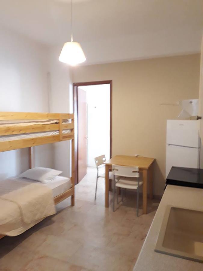 Almirikia Apartments Mourteri Eksteriør bilde